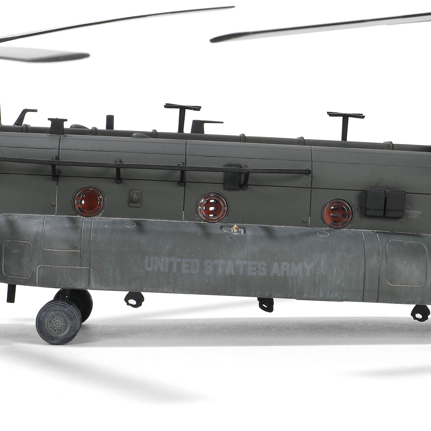 丰富的表面细节和FOV独特的轻微旧化效果