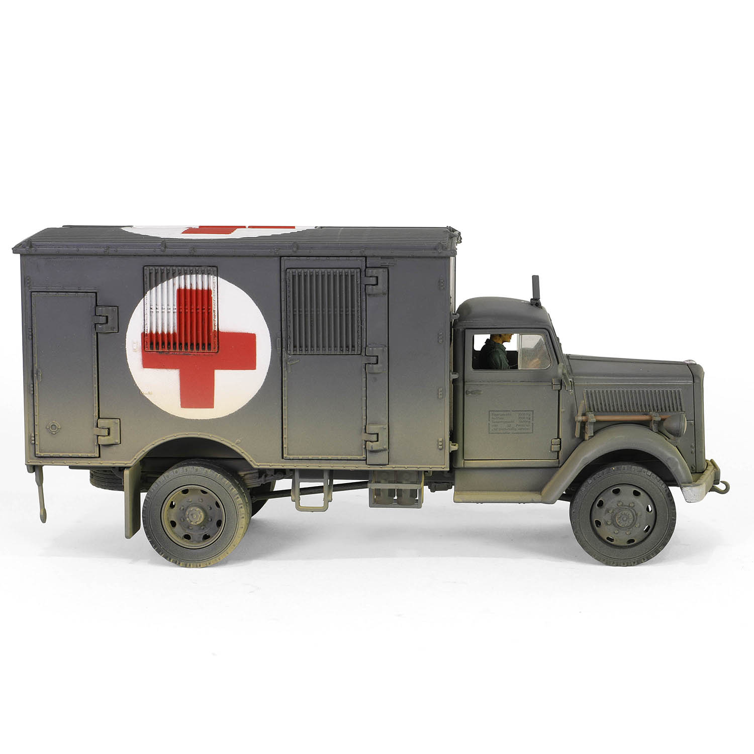 欧宝“闪电”3.6-6700A型Kfz.305救护卡车 (国防灰色涂装RAL 7021)